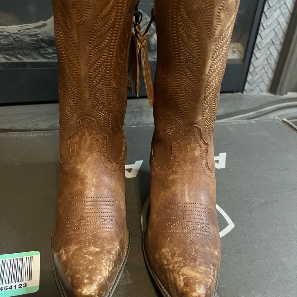 Ariat Brown Heeled Boots with Classic Western Style - Picture 10 of 17